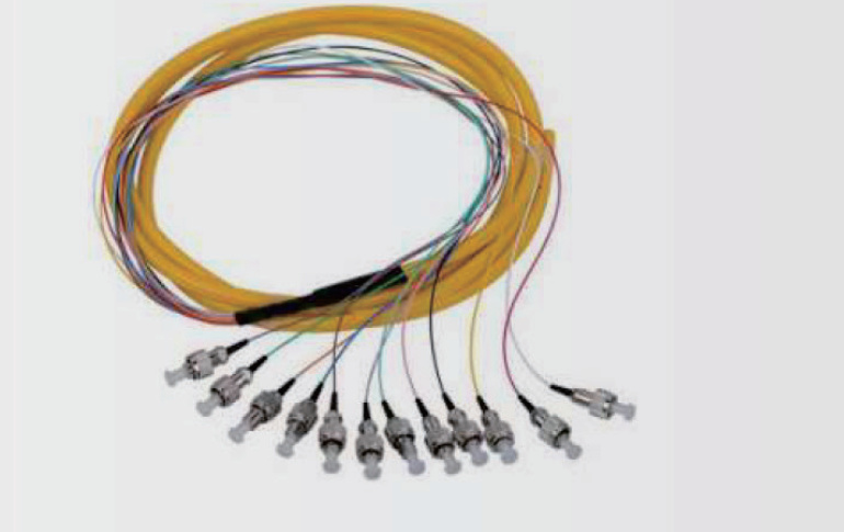 Fiber optic bundle and ribbon cable assembly with multiple terminated fibers